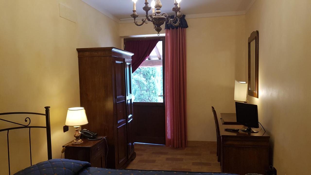 Villa Rinalducci Fano Esterno foto